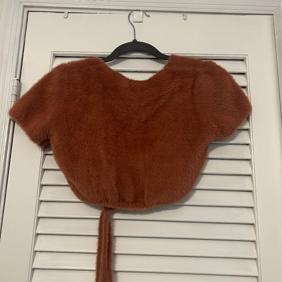 Tie-up cropped fuzzy top - Picture 2 of 3